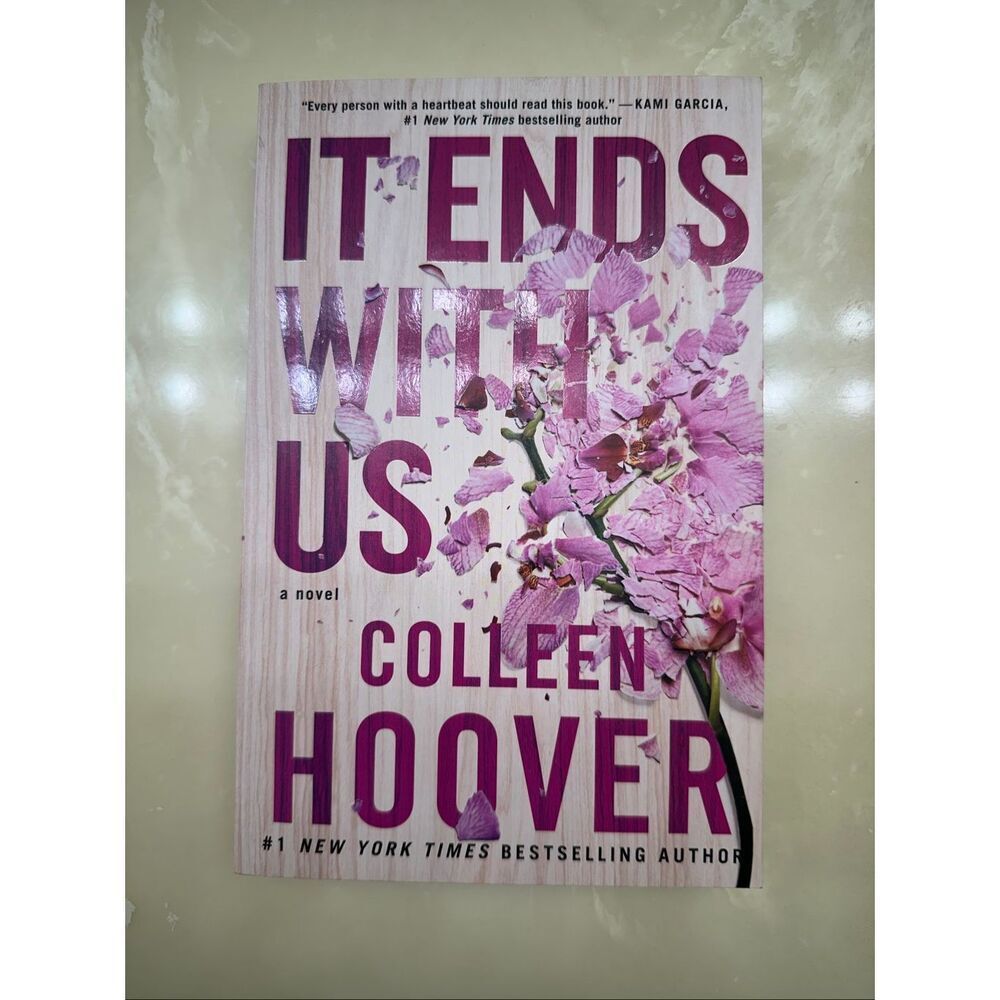 It Ends With Us Colleen Hoover Paperback BookTok Romance Bestseller